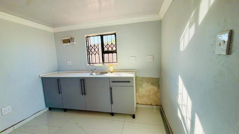 3 Bedroom Property for Sale in Kwamashu KwaZulu-Natal