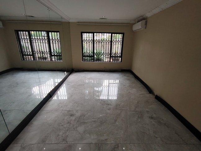 6 Bedroom Property for Sale in Umhlanga KwaZulu-Natal