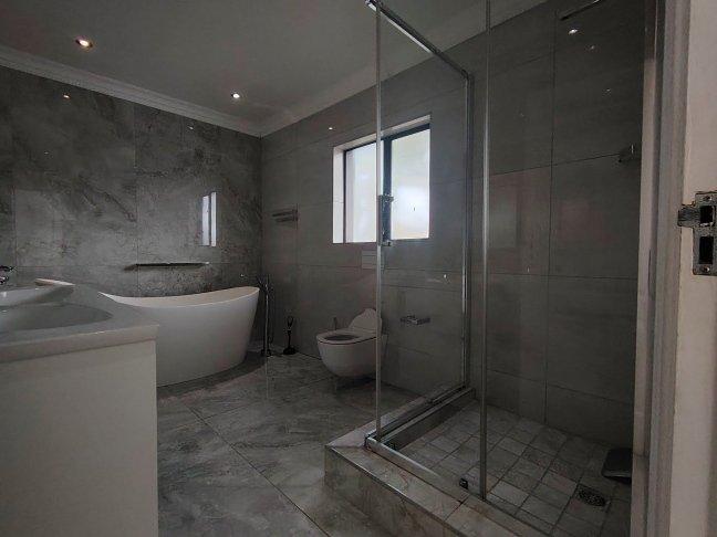 6 Bedroom Property for Sale in Umhlanga KwaZulu-Natal