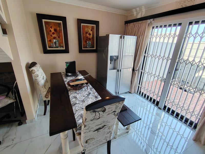 2 Bedroom Property for Sale in Umhlanga KwaZulu-Natal