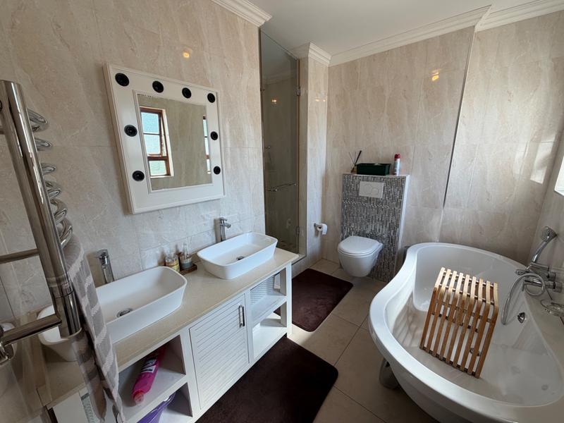 2 Bedroom Property for Sale in Umhlanga KwaZulu-Natal