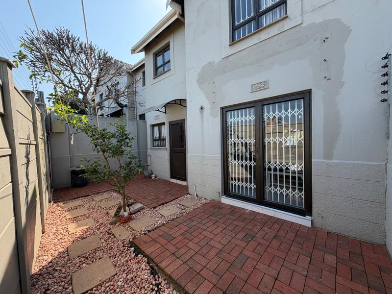 2 Bedroom Property for Sale in Umhlanga KwaZulu-Natal