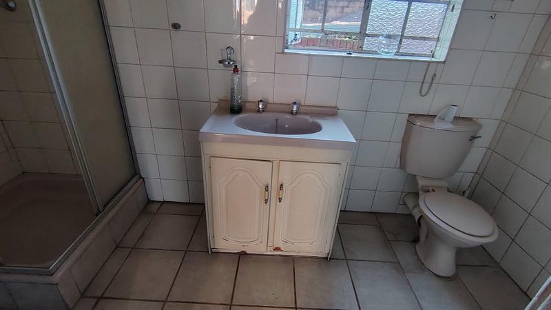 To Let 1 Bedroom Property for Rent in Malvern KwaZulu-Natal