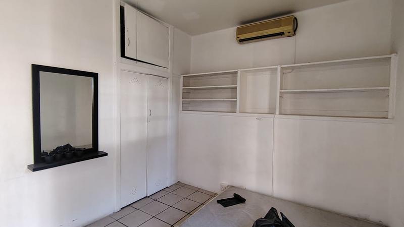 To Let 1 Bedroom Property for Rent in Malvern KwaZulu-Natal