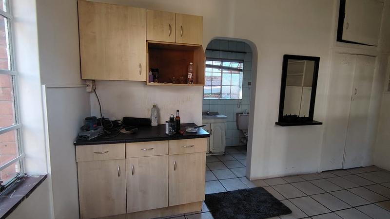 To Let 1 Bedroom Property for Rent in Malvern KwaZulu-Natal