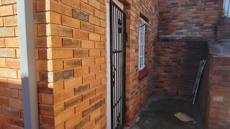 To Let 1 Bedroom Property for Rent in Malvern KwaZulu-Natal