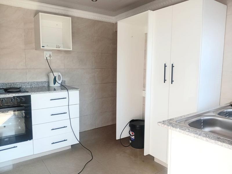 To Let 2 Bedroom Property for Rent in Umlazi KwaZulu-Natal