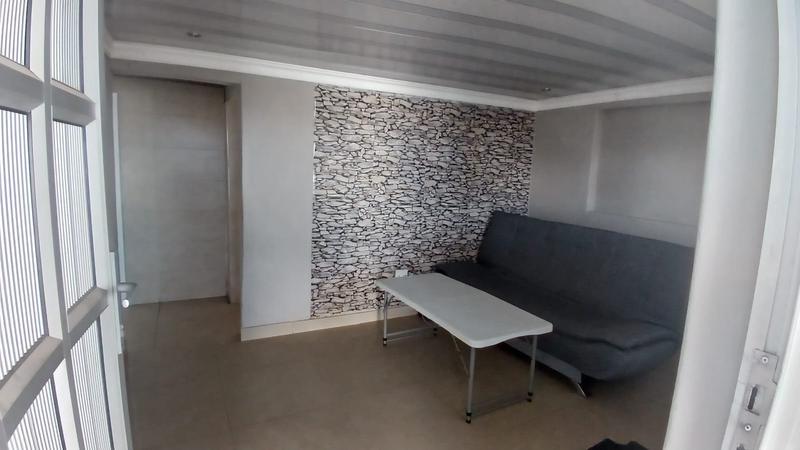 To Let 2 Bedroom Property for Rent in Umlazi KwaZulu-Natal