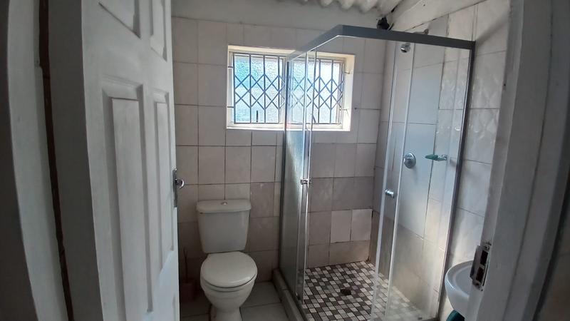 To Let 2 Bedroom Property for Rent in Umlazi KwaZulu-Natal