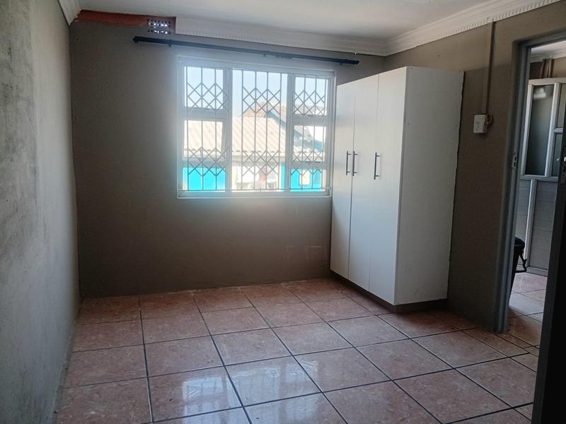 To Let 2 Bedroom Property for Rent in Umlazi KwaZulu-Natal