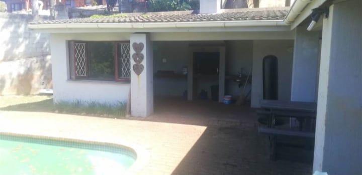 To Let 3 Bedroom Property for Rent in Umtentweni KwaZulu-Natal