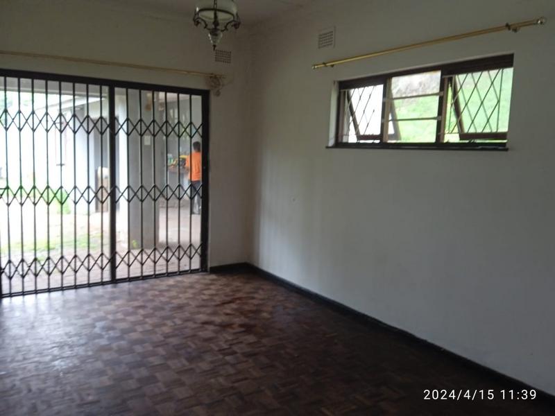 To Let 3 Bedroom Property for Rent in Umtentweni KwaZulu-Natal