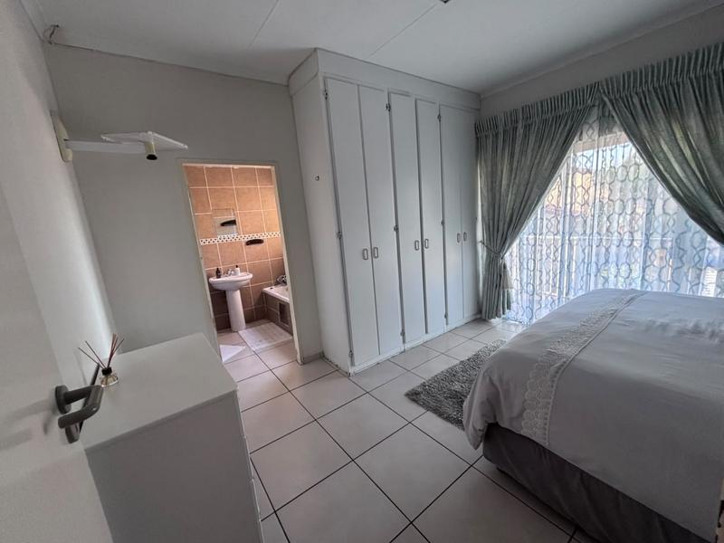 3 Bedroom Property for Sale in Meer En See KwaZulu-Natal