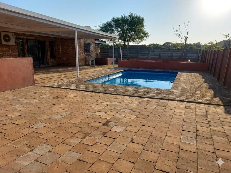 4 Bedroom Property for Sale in Birdswood KwaZulu-Natal