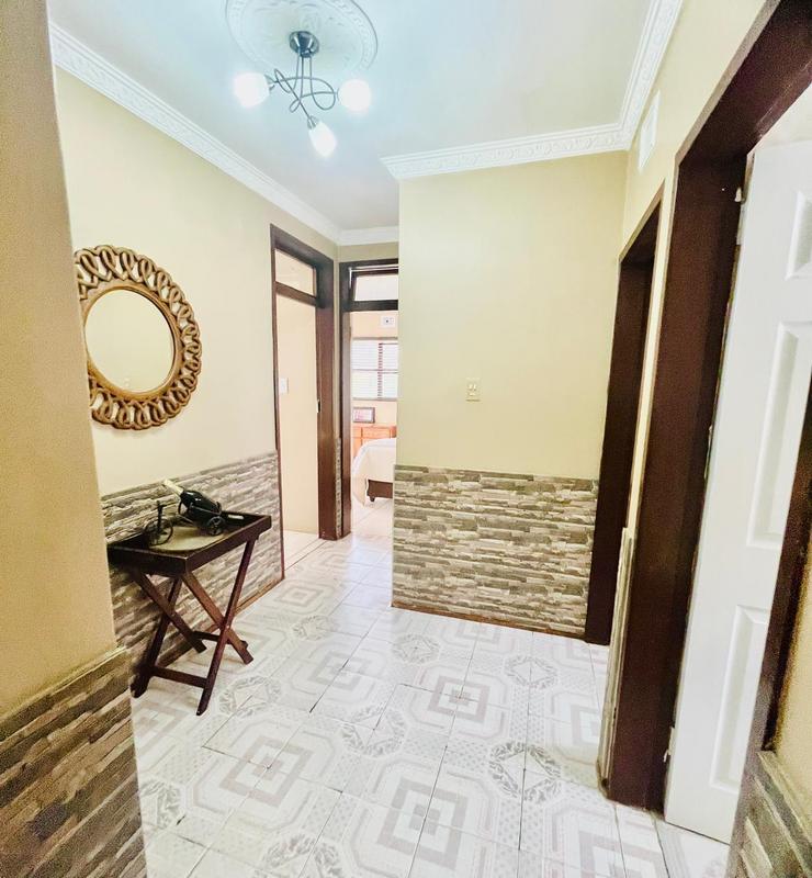 5 Bedroom Property for Sale in Umlazi KwaZulu-Natal