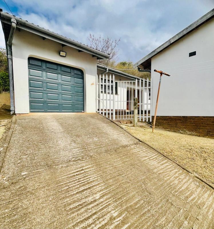 5 Bedroom Property for Sale in Umlazi KwaZulu-Natal