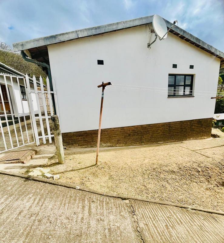 5 Bedroom Property for Sale in Umlazi KwaZulu-Natal