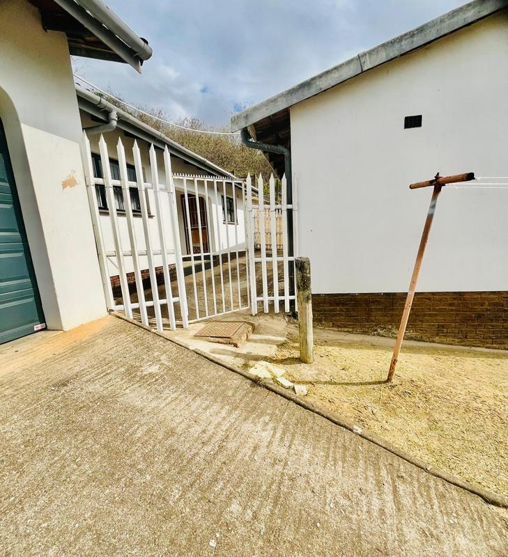 5 Bedroom Property for Sale in Umlazi KwaZulu-Natal