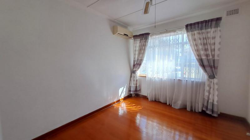 To Let 5 Bedroom Property for Rent in Bluff KwaZulu-Natal
