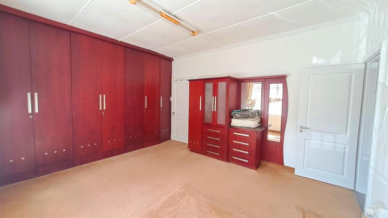 To Let 5 Bedroom Property for Rent in Bluff KwaZulu-Natal