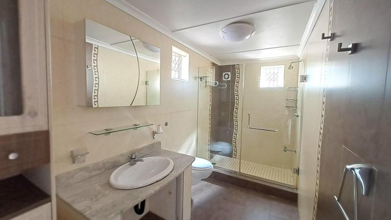 To Let 5 Bedroom Property for Rent in Bluff KwaZulu-Natal