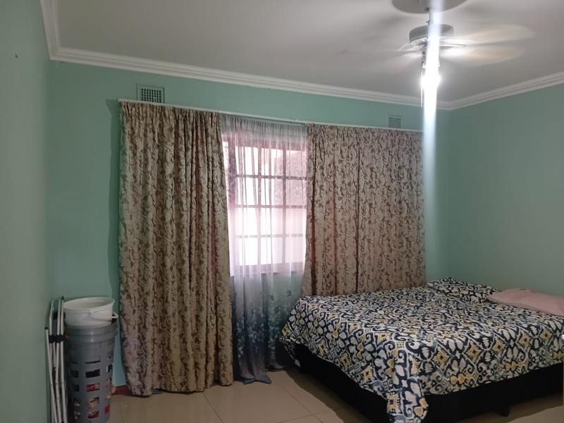 To Let 2 Bedroom Property for Rent in Umtentweni KwaZulu-Natal