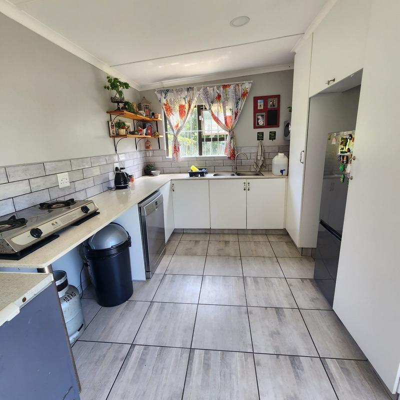 4 Bedroom Property for Sale in Umtentweni KwaZulu-Natal