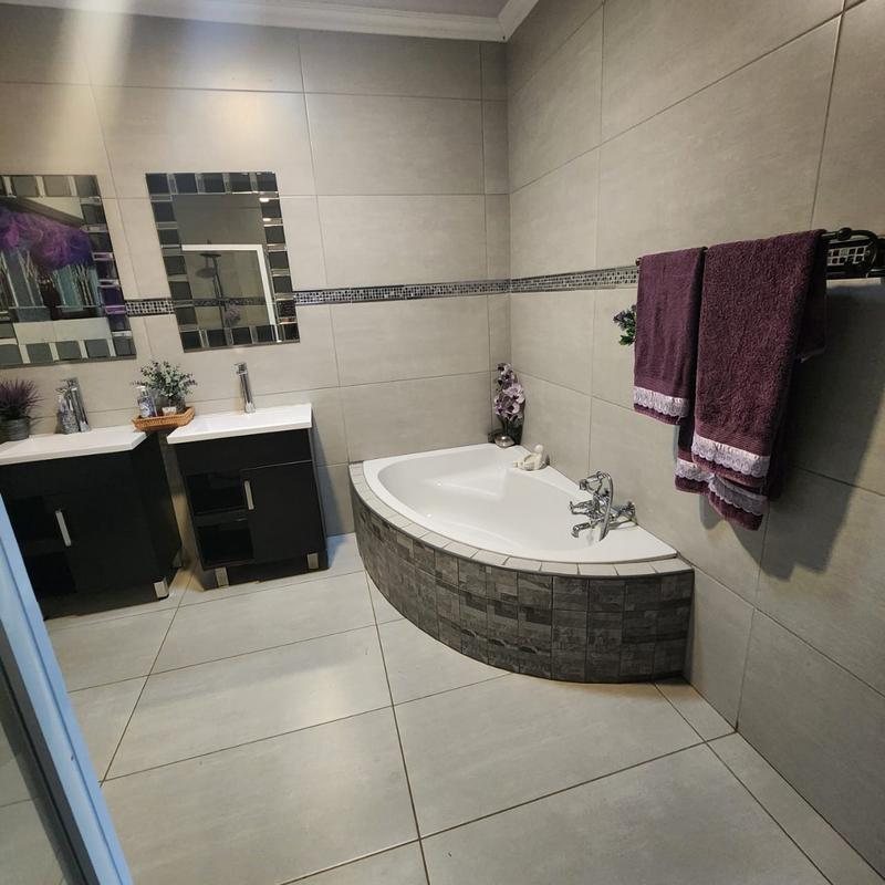 4 Bedroom Property for Sale in Umtentweni KwaZulu-Natal