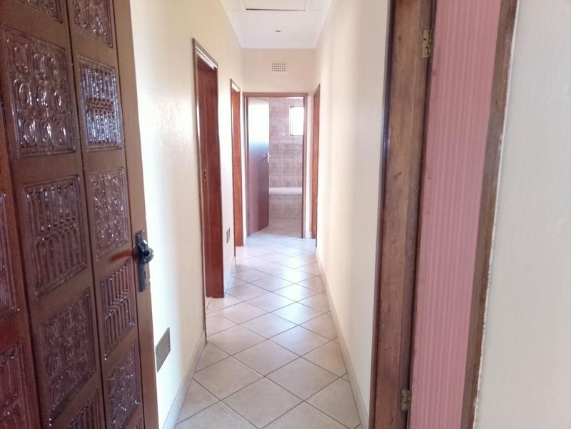 To Let 4 Bedroom Property for Rent in Panorama KwaZulu-Natal