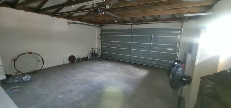 To Let 4 Bedroom Property for Rent in Durban North KwaZulu-Natal
