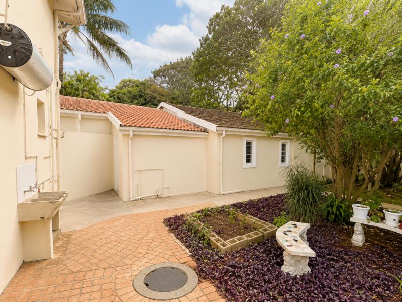 To Let 4 Bedroom Property for Rent in Durban North KwaZulu-Natal