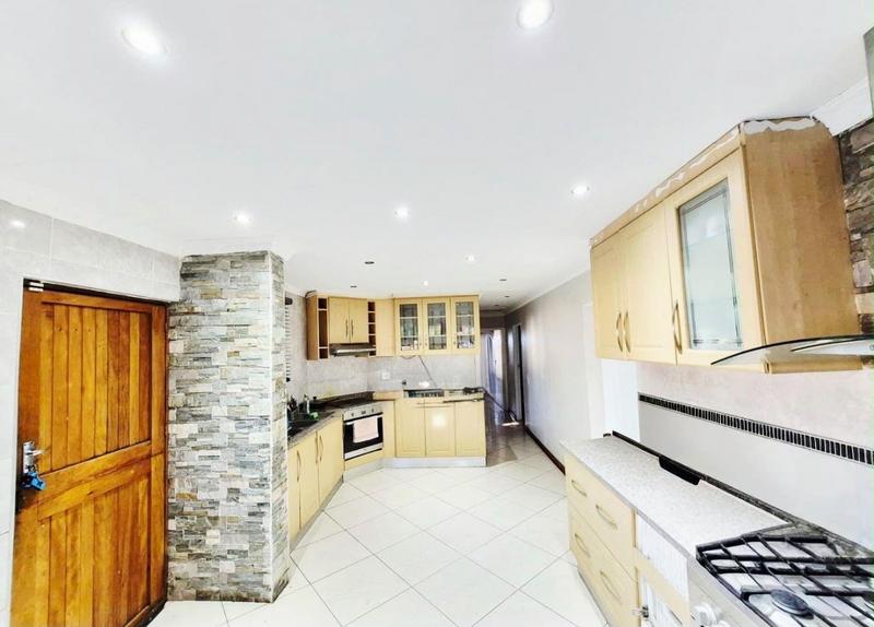 3 Bedroom Property for Sale in Brackenham KwaZulu-Natal