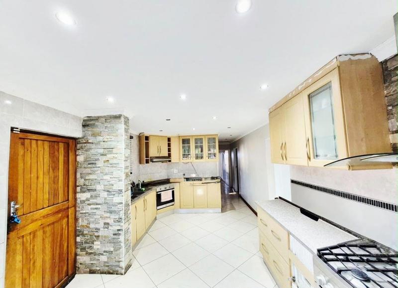 3 Bedroom Property for Sale in Brackenham KwaZulu-Natal