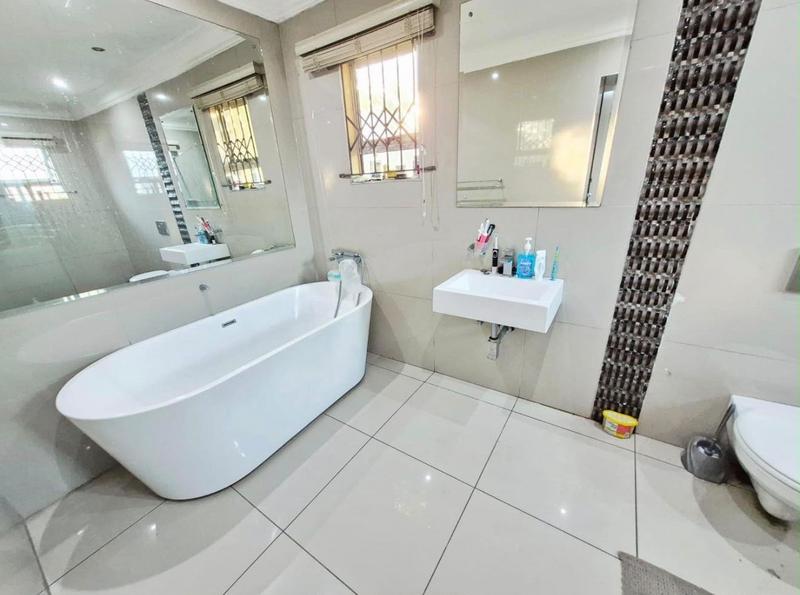 3 Bedroom Property for Sale in Brackenham KwaZulu-Natal