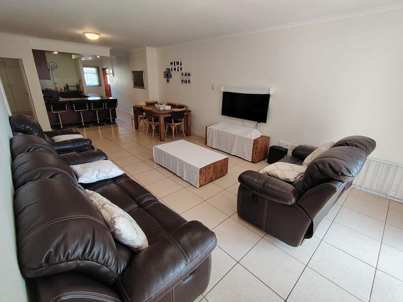 3 Bedroom Property for Sale in New Town Centre KwaZulu-Natal