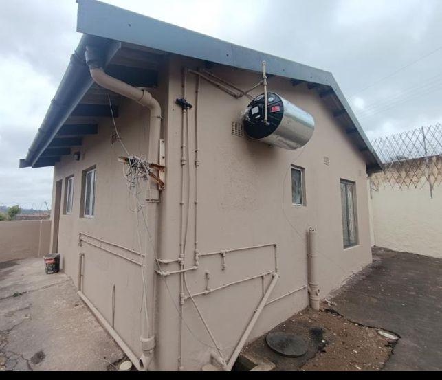 2 Bedroom Property for Sale in Crossmoor KwaZulu-Natal