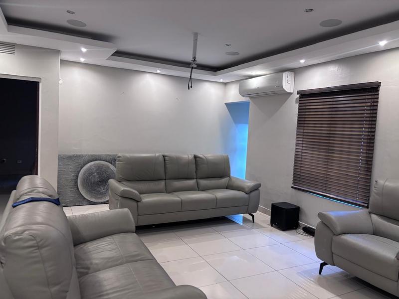 To Let Commercial Property for Rent in Meer En See KwaZulu-Natal