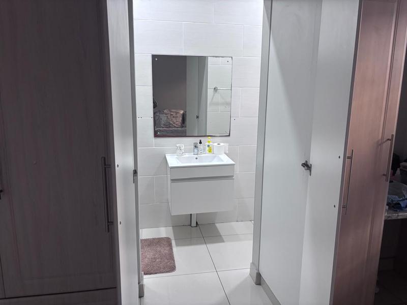 To Let Commercial Property for Rent in Meer En See KwaZulu-Natal