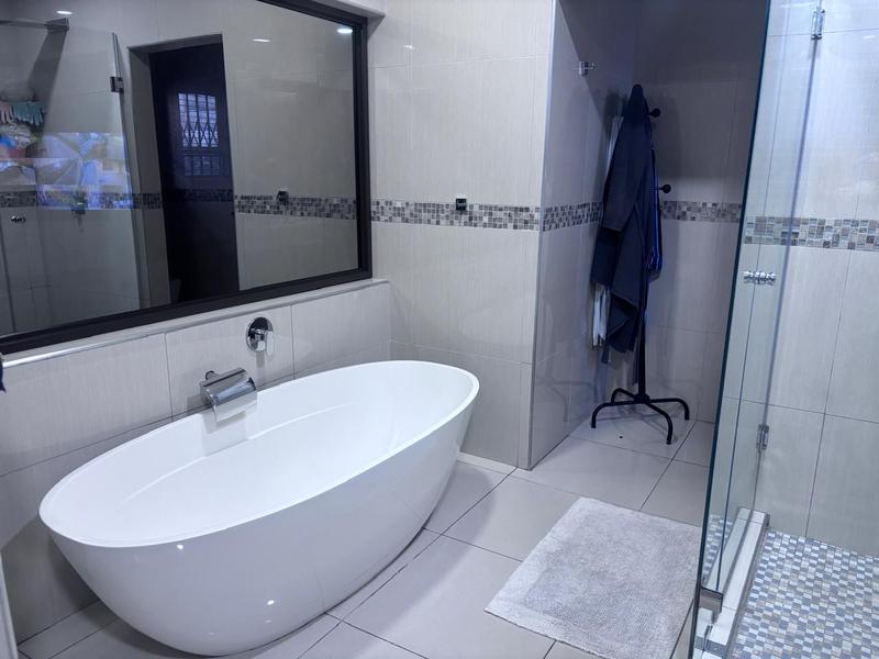 To Let Commercial Property for Rent in Meer En See KwaZulu-Natal