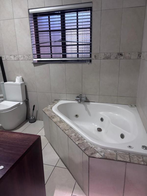 To Let Commercial Property for Rent in Meer En See KwaZulu-Natal