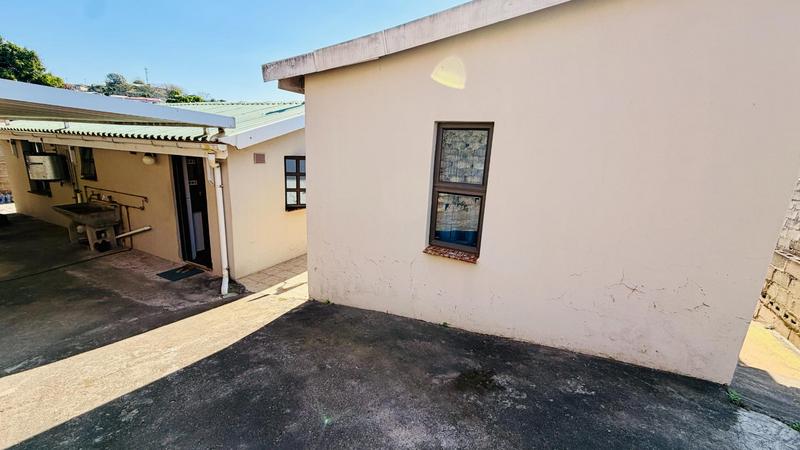 4 Bedroom Property for Sale in Ntuzuma KwaZulu-Natal