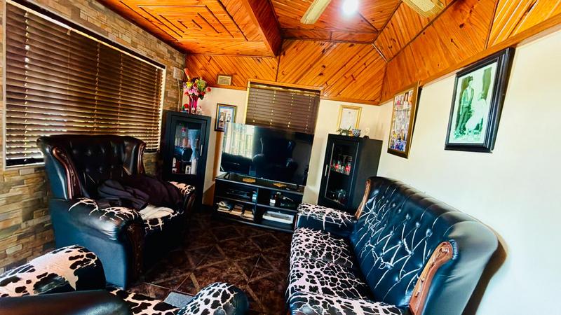 4 Bedroom Property for Sale in Ntuzuma KwaZulu-Natal
