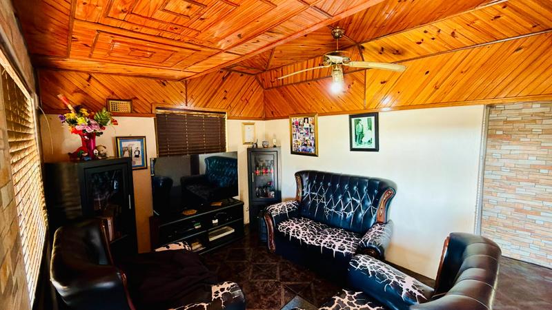 4 Bedroom Property for Sale in Ntuzuma KwaZulu-Natal
