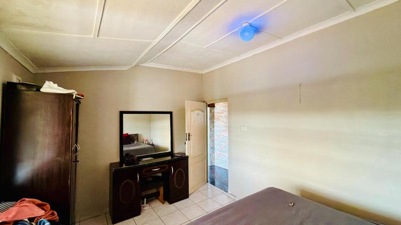 4 Bedroom Property for Sale in Ntuzuma KwaZulu-Natal