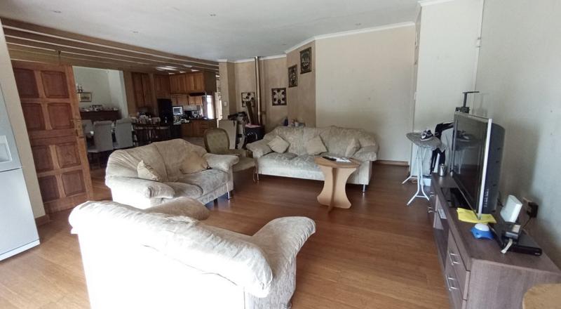 5 Bedroom Property for Sale in Scottsville KwaZulu-Natal