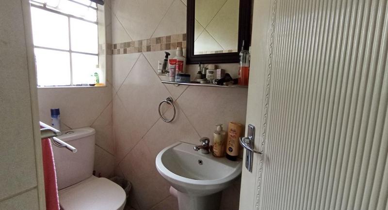 5 Bedroom Property for Sale in Scottsville KwaZulu-Natal