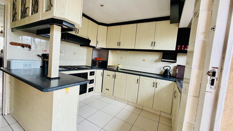 3 Bedroom Property for Sale in Lotus Park KwaZulu-Natal