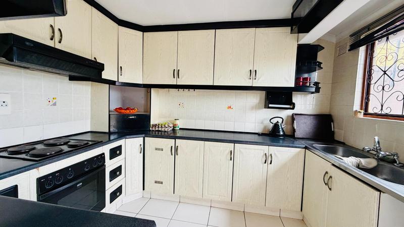 3 Bedroom Property for Sale in Lotus Park KwaZulu-Natal