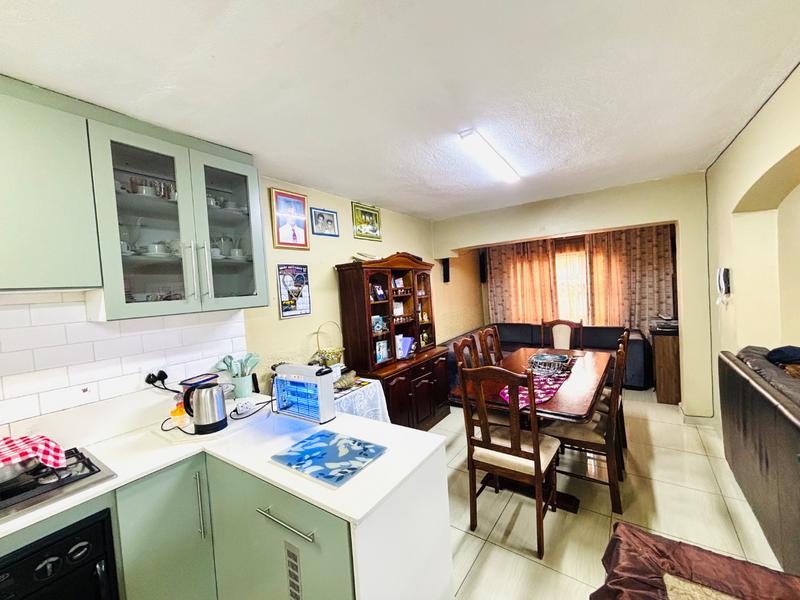 7 Bedroom Property for Sale in Castlehill KwaZulu-Natal