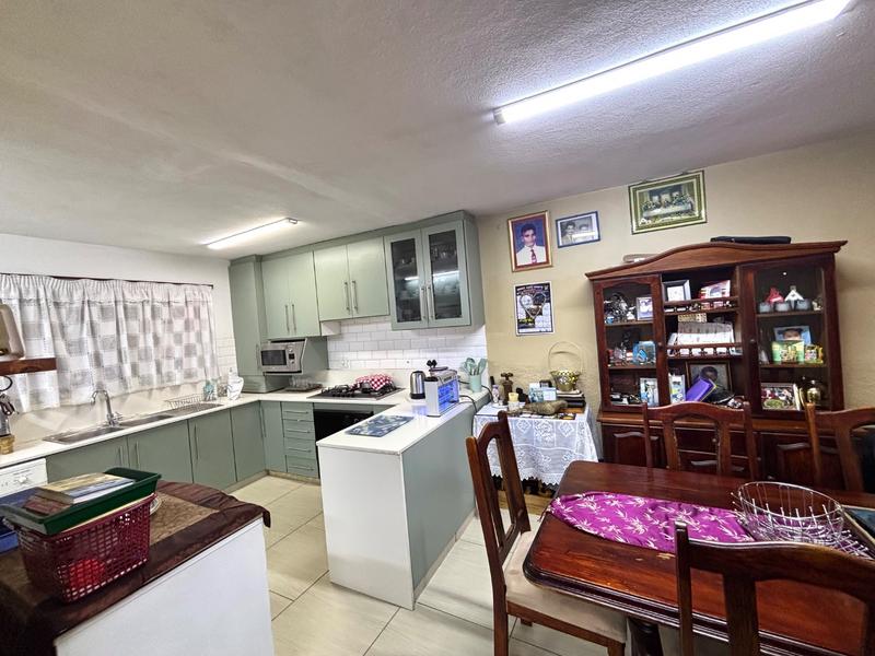 7 Bedroom Property for Sale in Castlehill KwaZulu-Natal